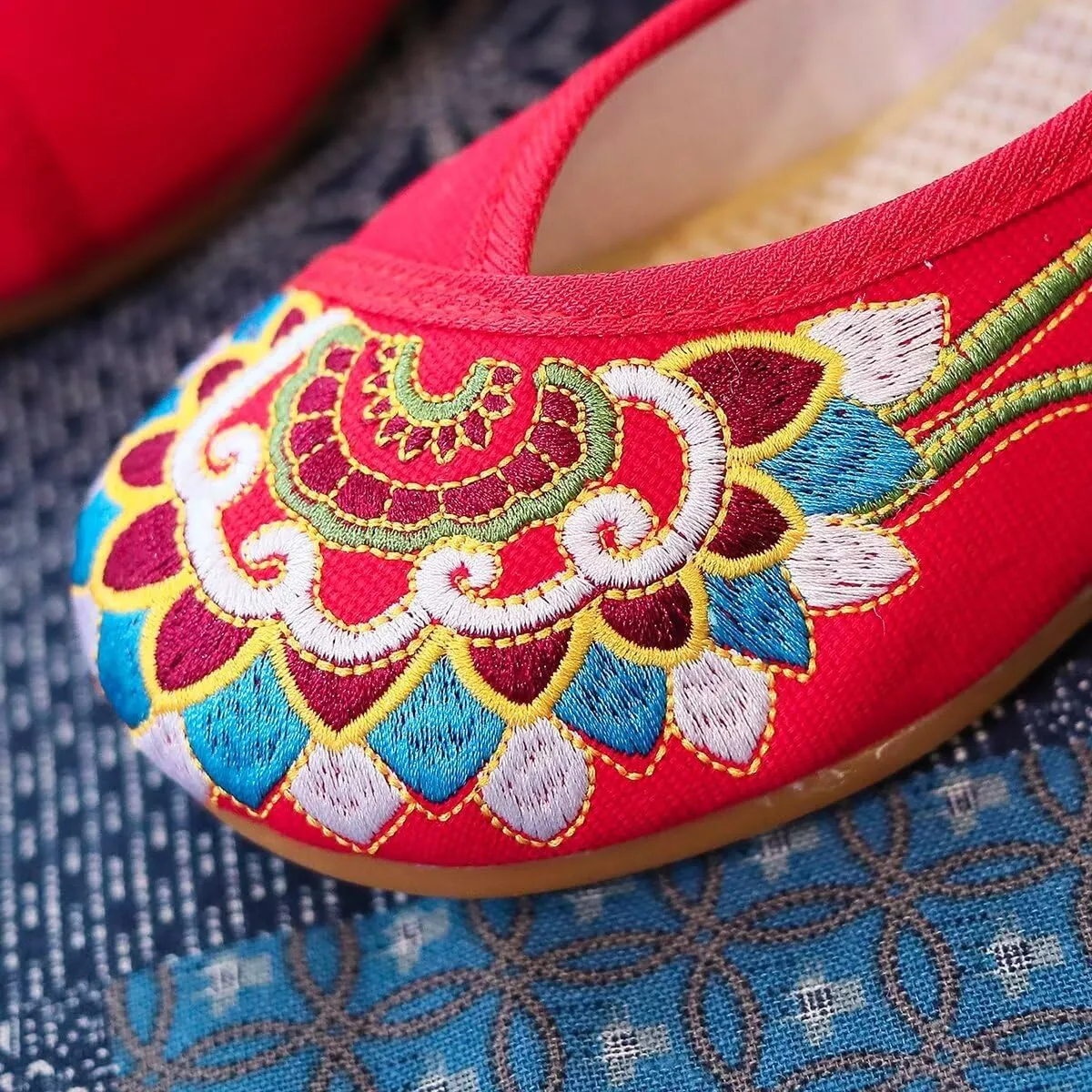 SAILING LU Womens Cute Embroidery Flats Traditional Chinese Height-Increasing Mary Janes Comfy Cosplay Low-Heel Party Shoes