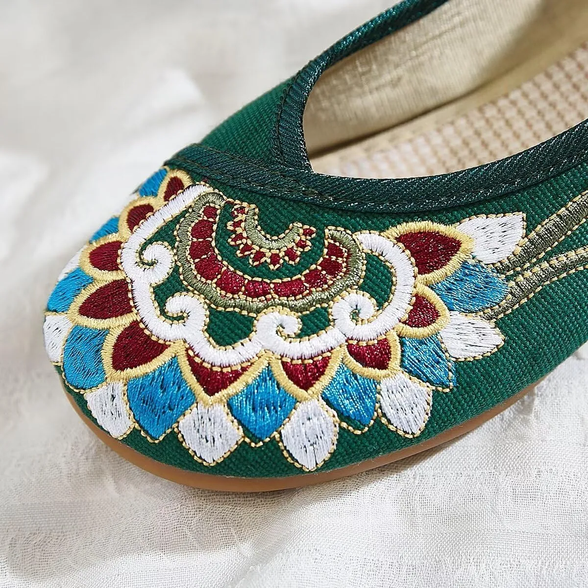 SAILING LU Womens Cute Embroidery Flats Traditional Chinese Height-Increasing Mary Janes Comfy Cosplay Low-Heel Party Shoes