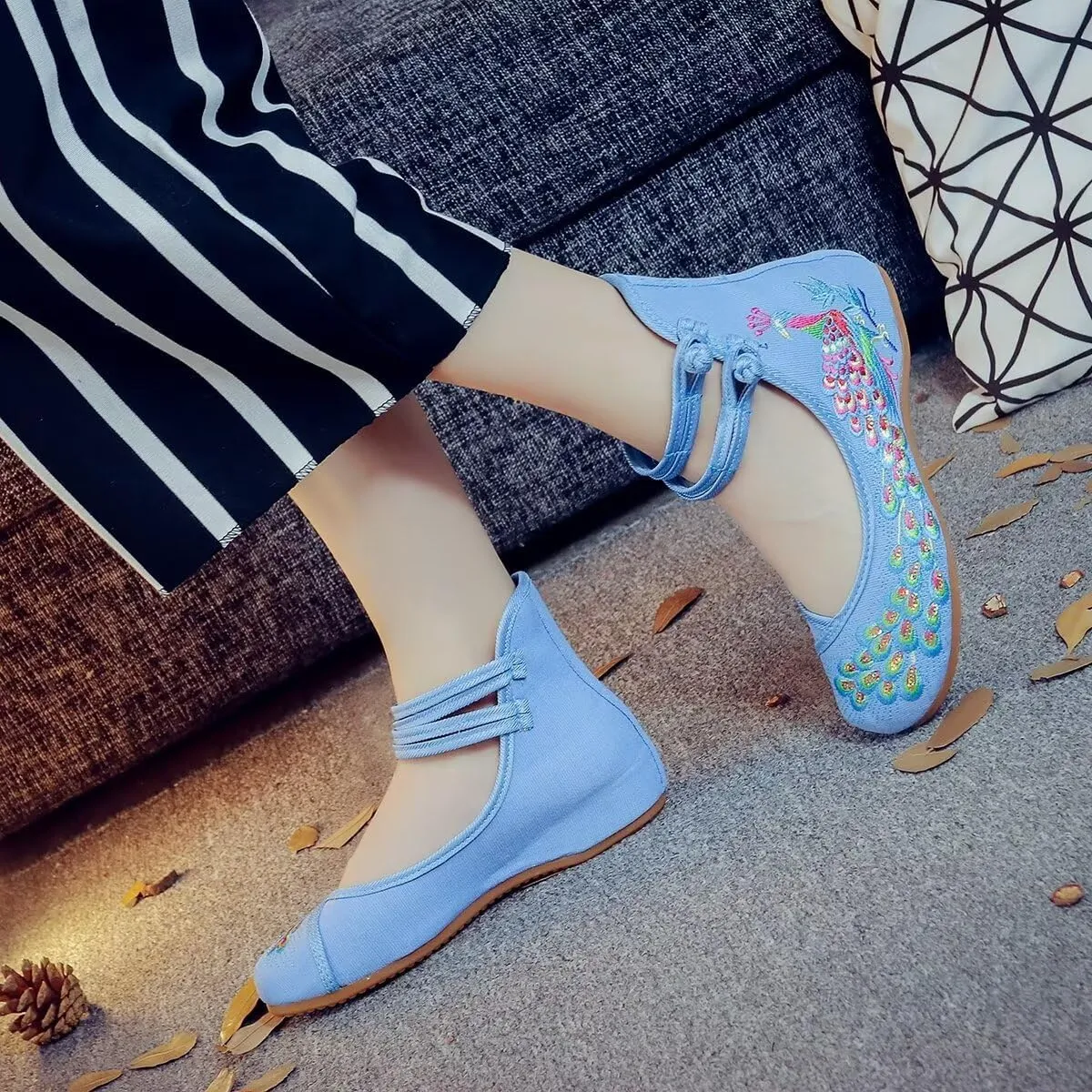SAILING LU Womens Cute Embroidery Flats Traditional Chinese Height-Increasing Mary Janes Comfy Cosplay Low-Heel Party Shoes