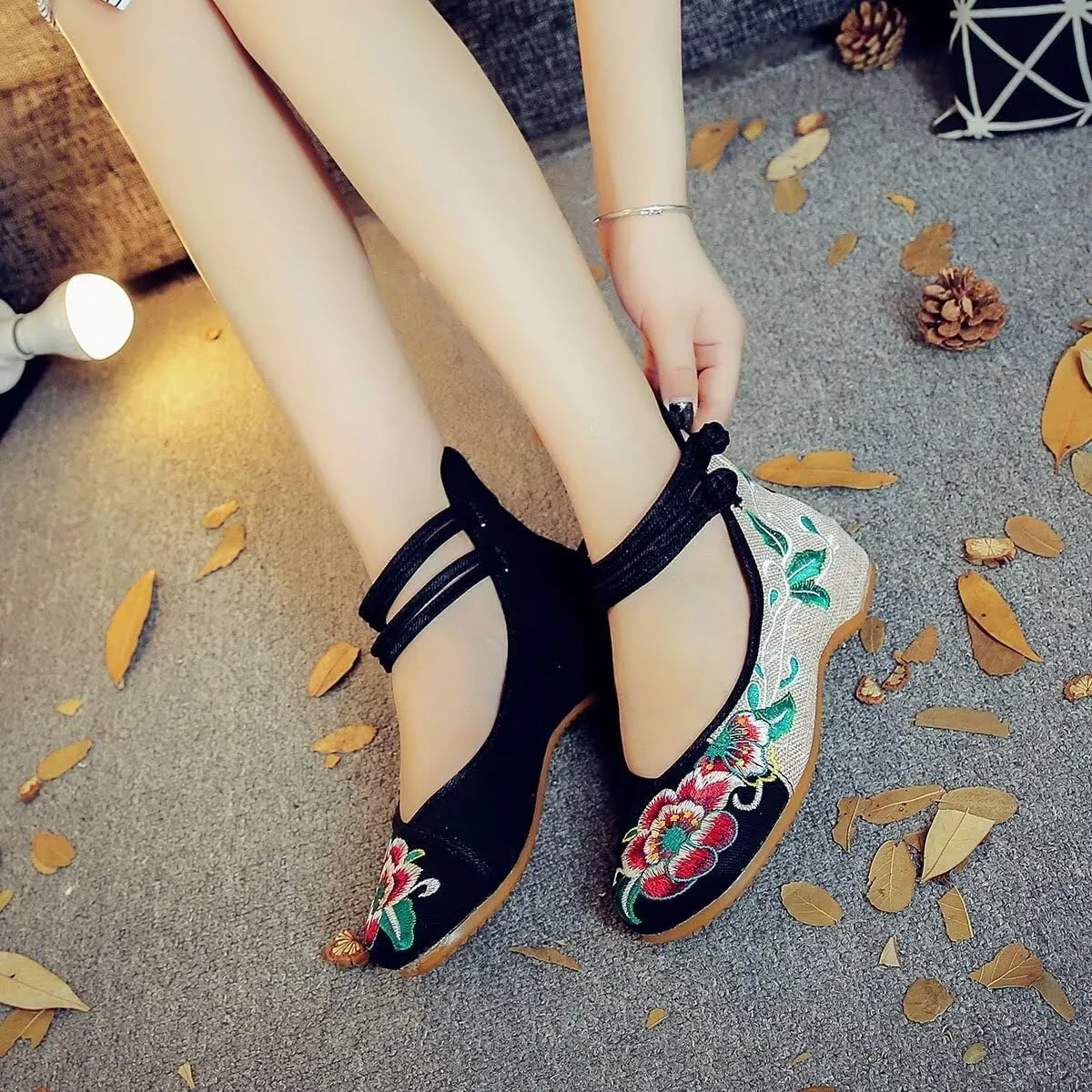 SAILING LU Womens Cute Embroidery Flats Traditional Chinese Height-Increasing Mary Janes Comfy Cosplay Low-Heel Party Shoes