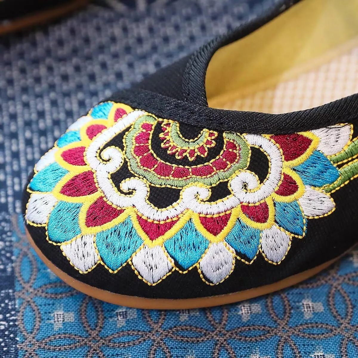 SAILING LU Womens Cute Embroidery Flats Traditional Chinese Height-Increasing Mary Janes Comfy Cosplay Low-Heel Party Shoes